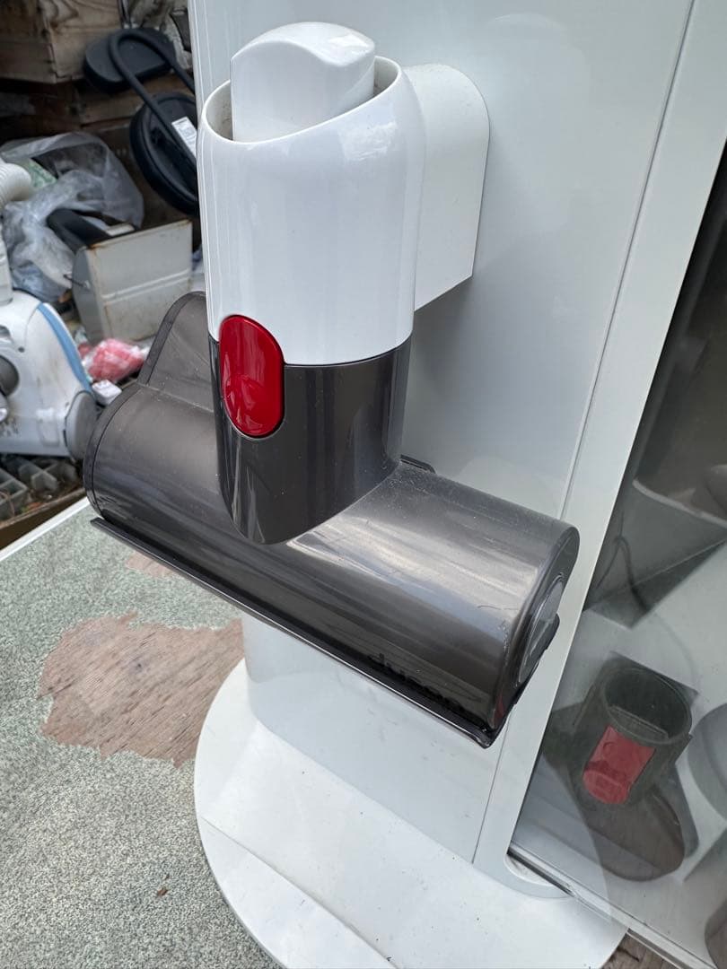 Dyson サイクロン掃除機！ダイソンＶ１０フルセット！スティッククリーナー