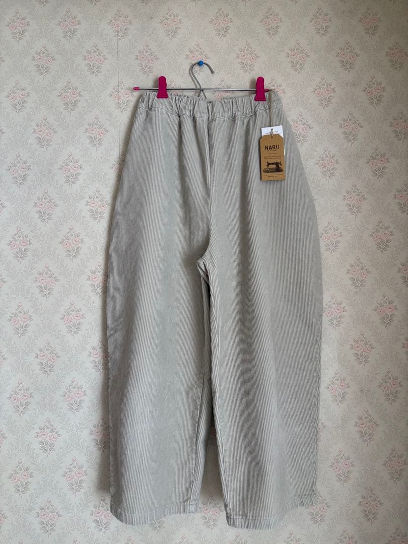 NARU コーデュロイエッグパンツ&ボトルネックカットソー