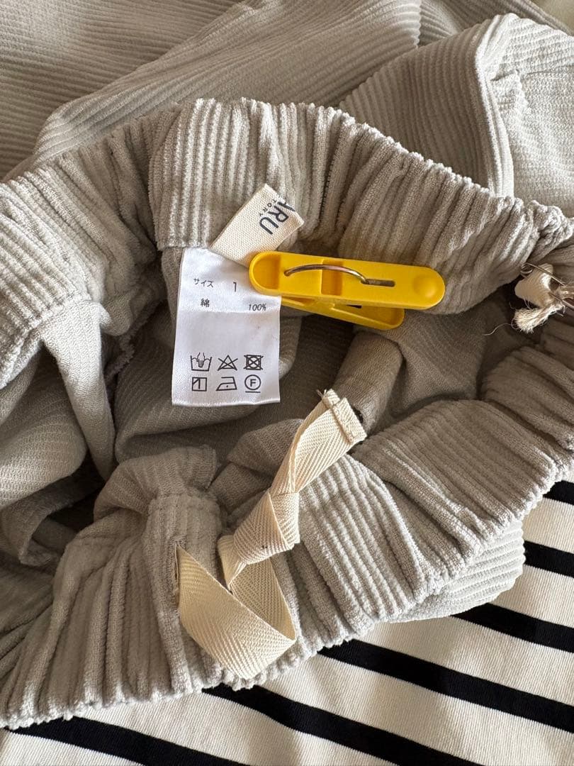 NARU コーデュロイエッグパンツ&ボトルネックカットソー