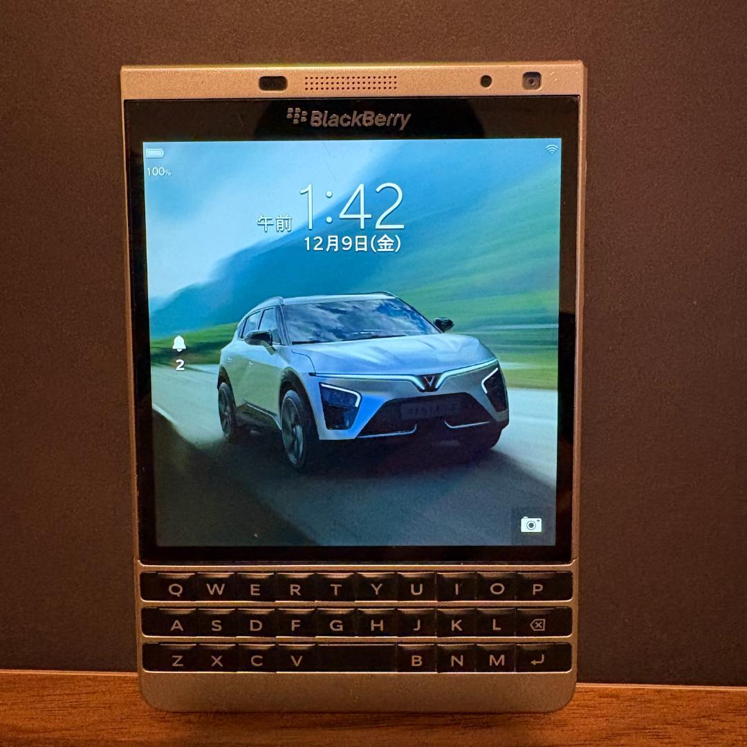 スマートフォン本体 BlackBerry Passport Silver Edition