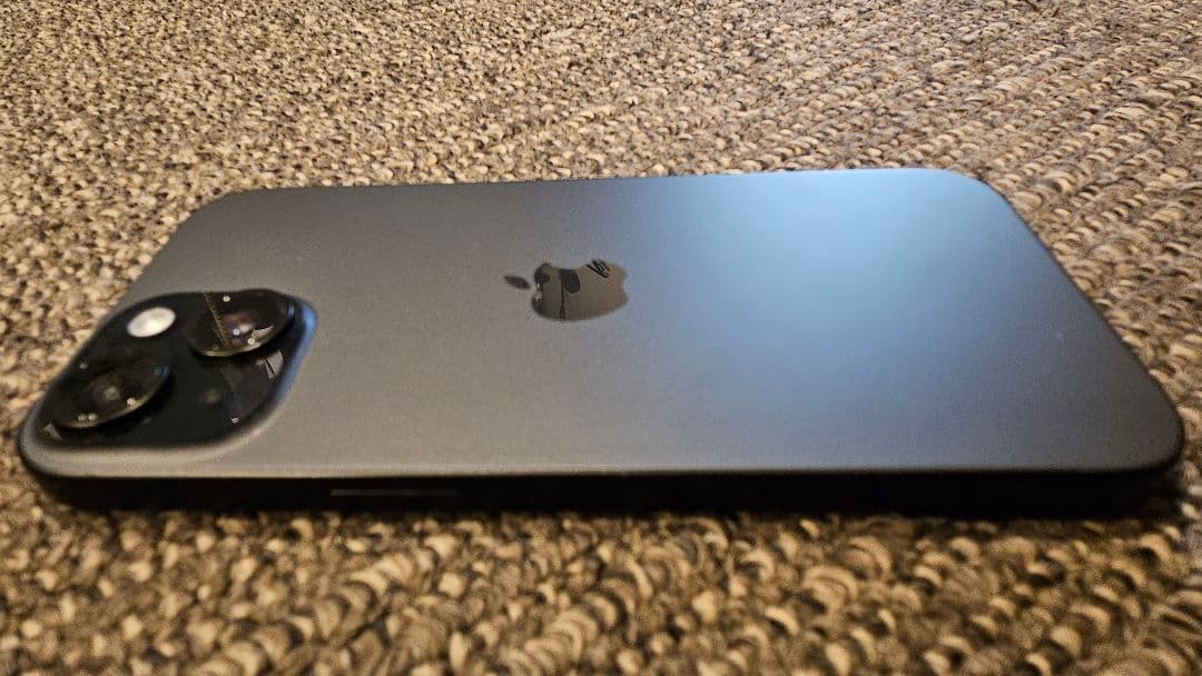 Apple iPhone 15 125GB バッテリー92%