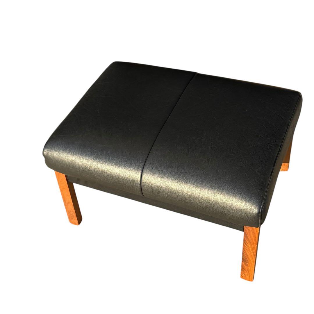 KZ007 カリモク　chitano レザー　オットマン　スツール黒　ブラック