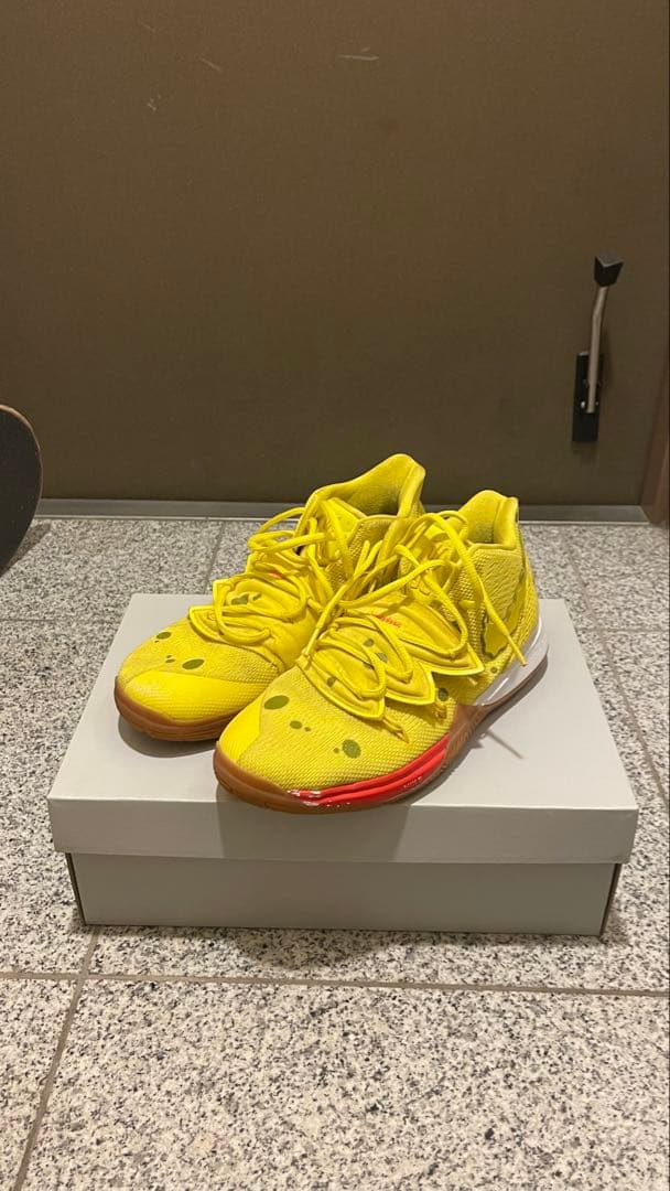 Nike Kyrie 5 バスケットシューズ　スポンジボブ　カイリー