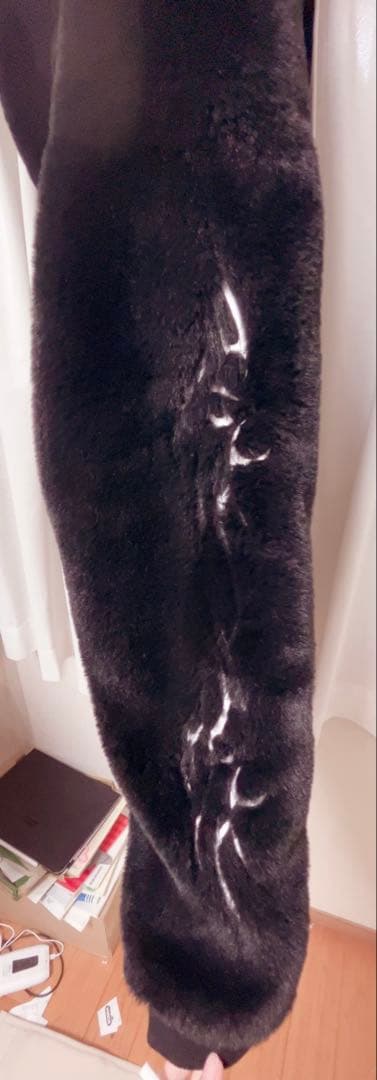 Amilige ロゴ刺繍ファーコート 着画あり