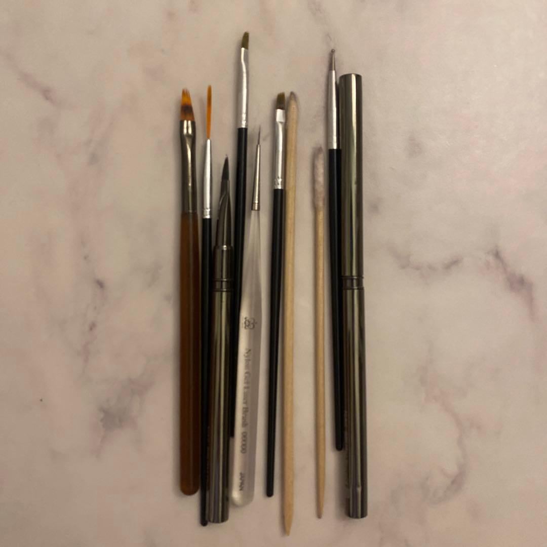 ジェルネイル 引退品 容量多 パーツ多数 ネイルポリッシュ ネイルチップ多数