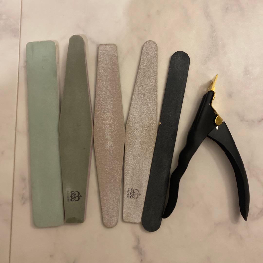 ジェルネイル 引退品 容量多 パーツ多数 ネイルポリッシュ ネイルチップ多数