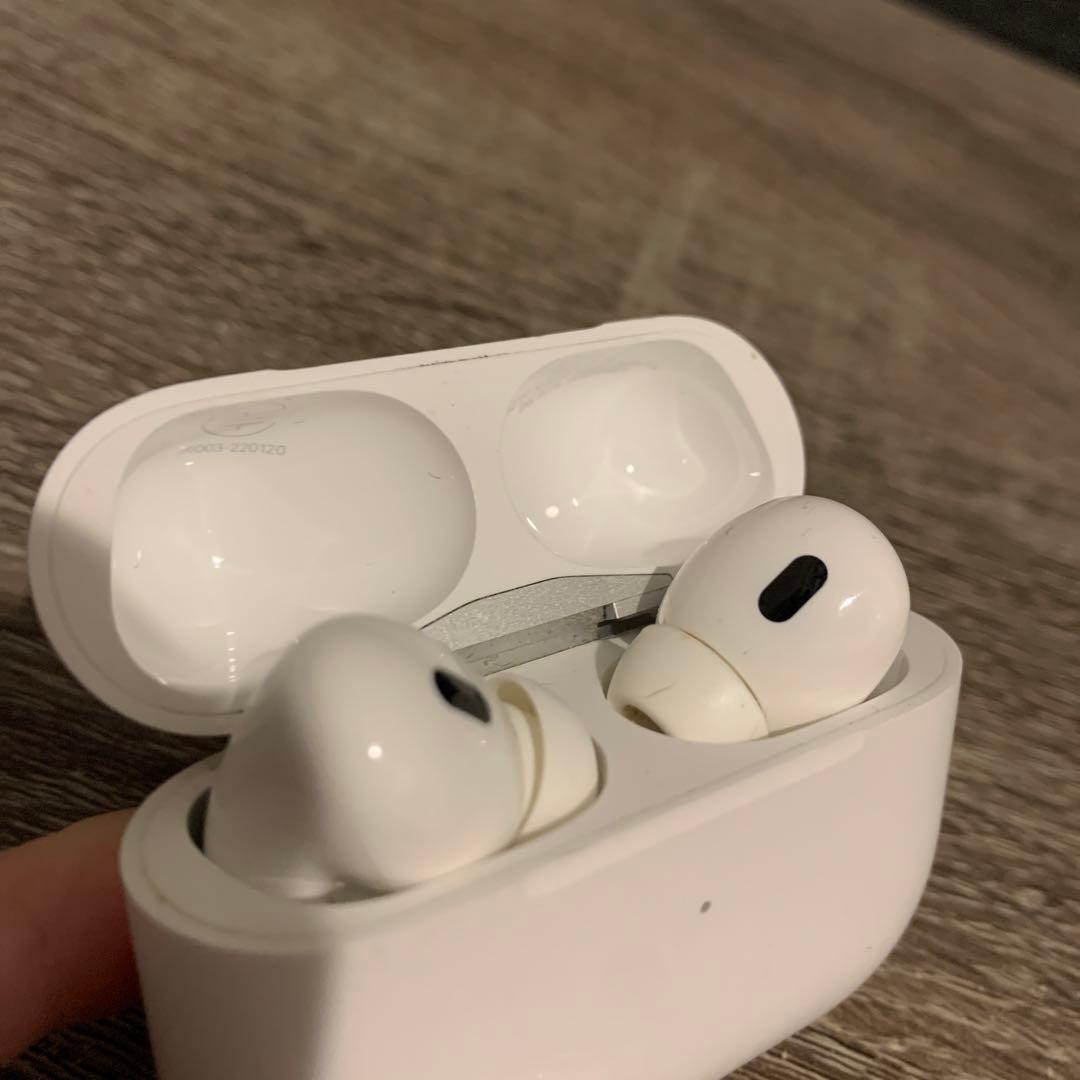 AirPods pro2 本体 充電ケース付き ホワイト