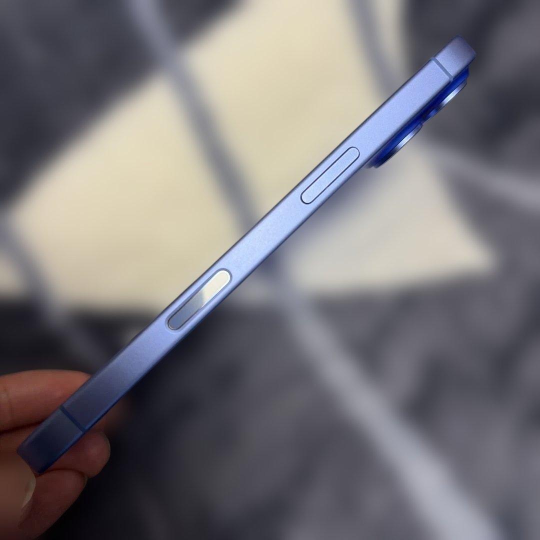 r*o様 Apple iPhone 16 ブルー 256GB 本体とケース付き