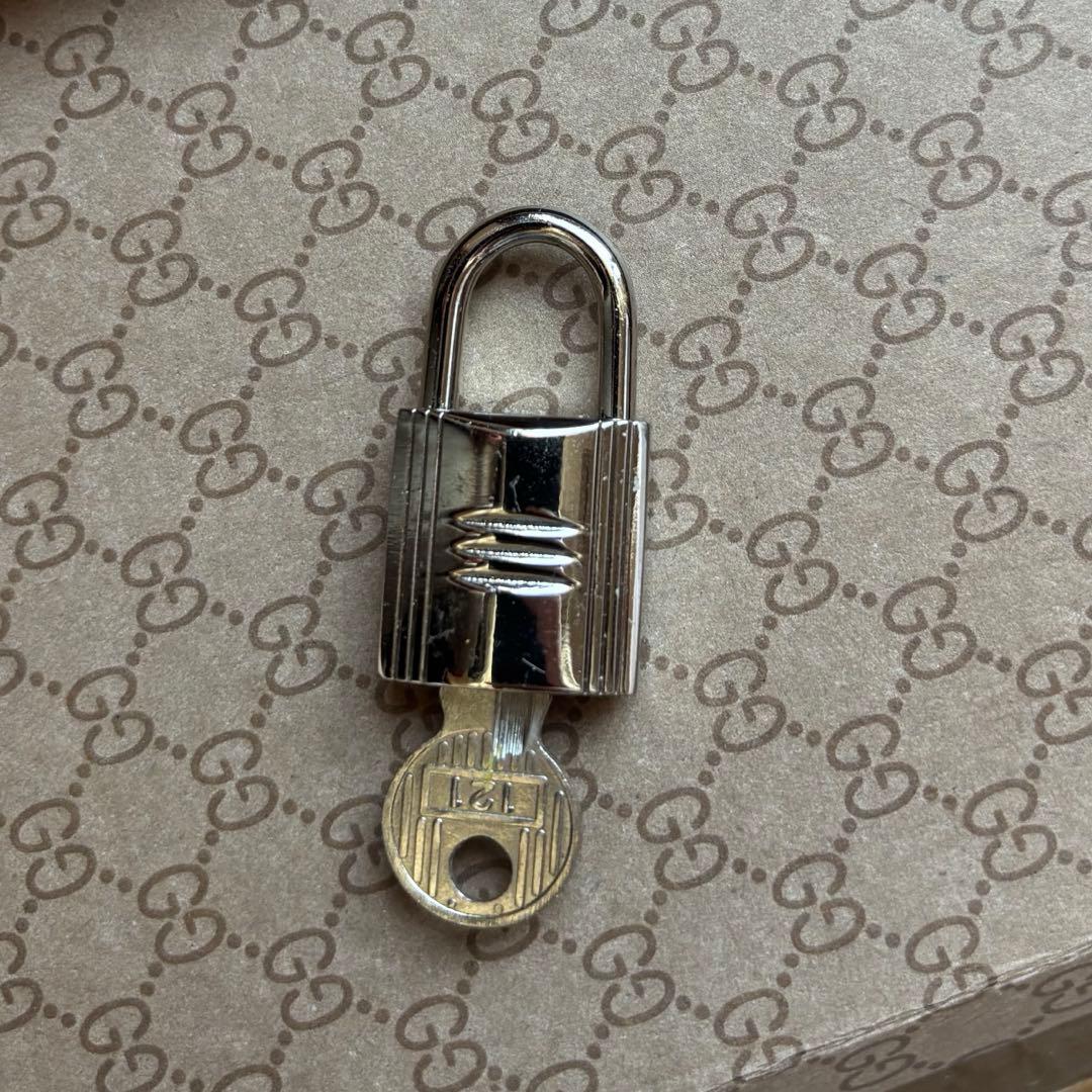 HERMES エルメス　カデナ　パドロック　鍵　no.121 シルバー