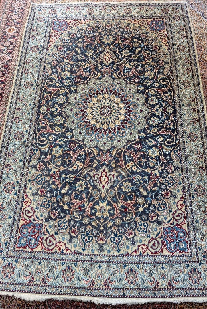 ペルシャ絨毯　ナイン　クリーニング済 Persian carpet　Nain