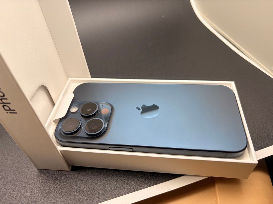 Apple iPhone 15Pro ブルーチタニューム自身有り綺麗