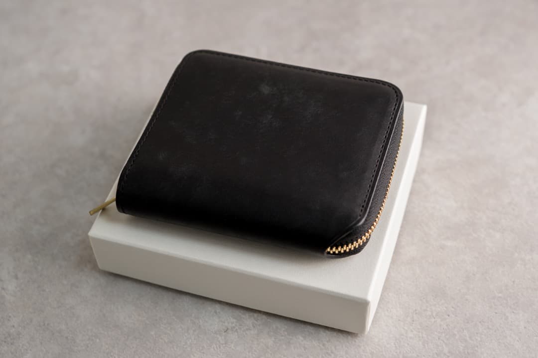 【ほぼ新品】レンマ クルバ ミニラウンドウォレット ブラック lemma