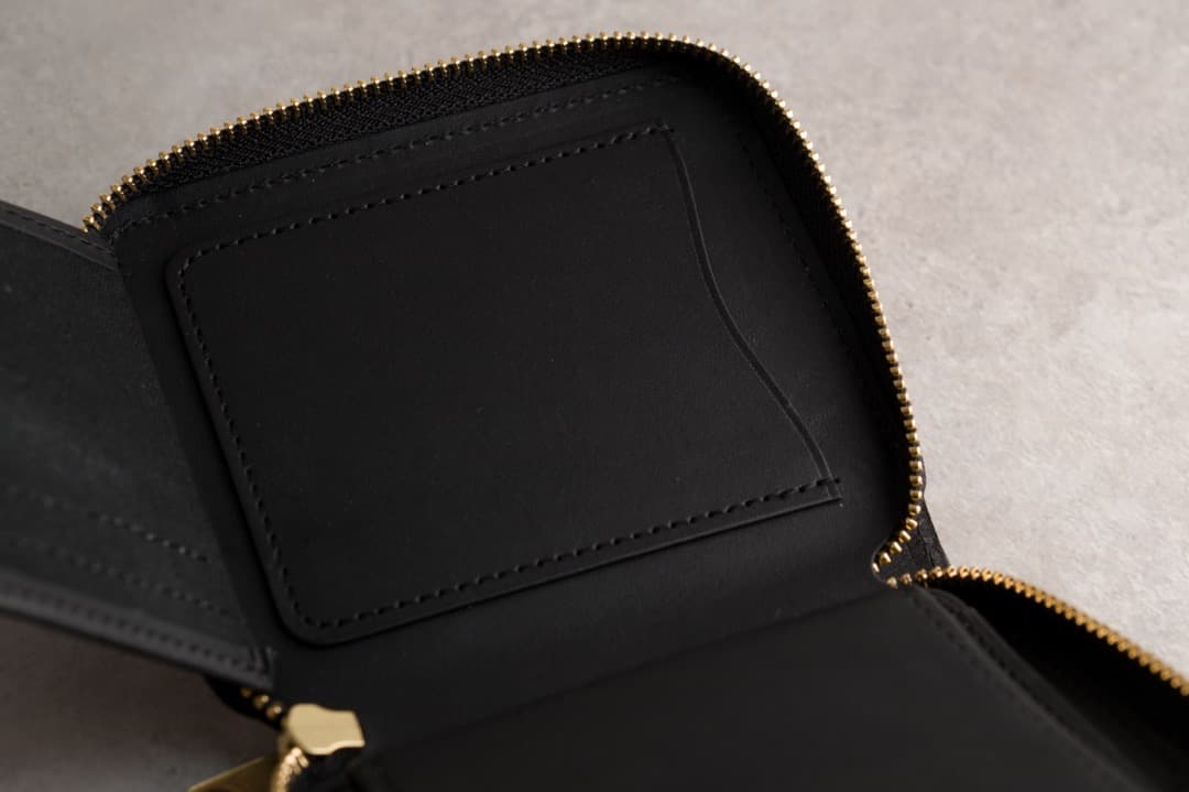 【ほぼ新品】レンマ クルバ ミニラウンドウォレット ブラック lemma