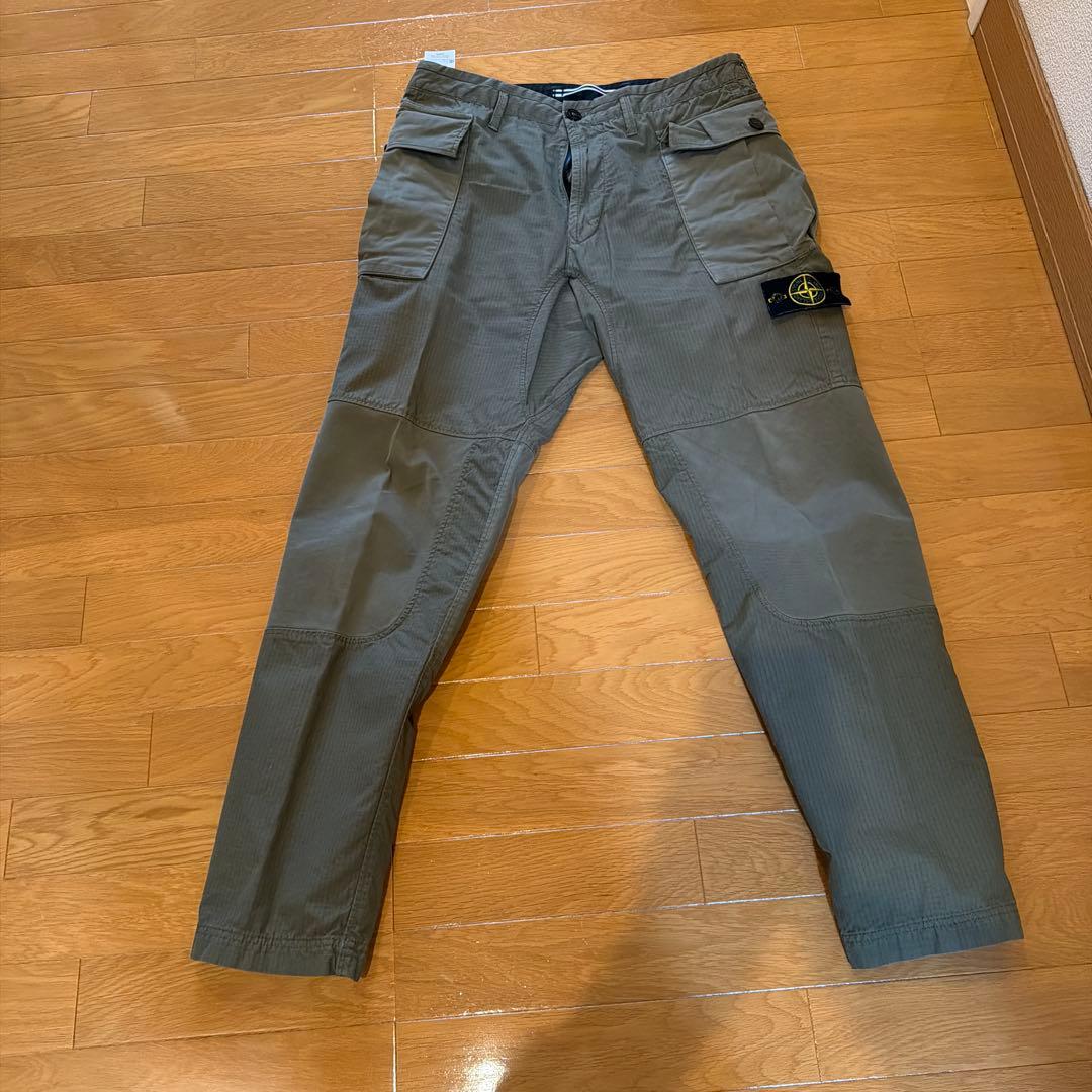 ストーンアイランド カーゴパンツ カーキ