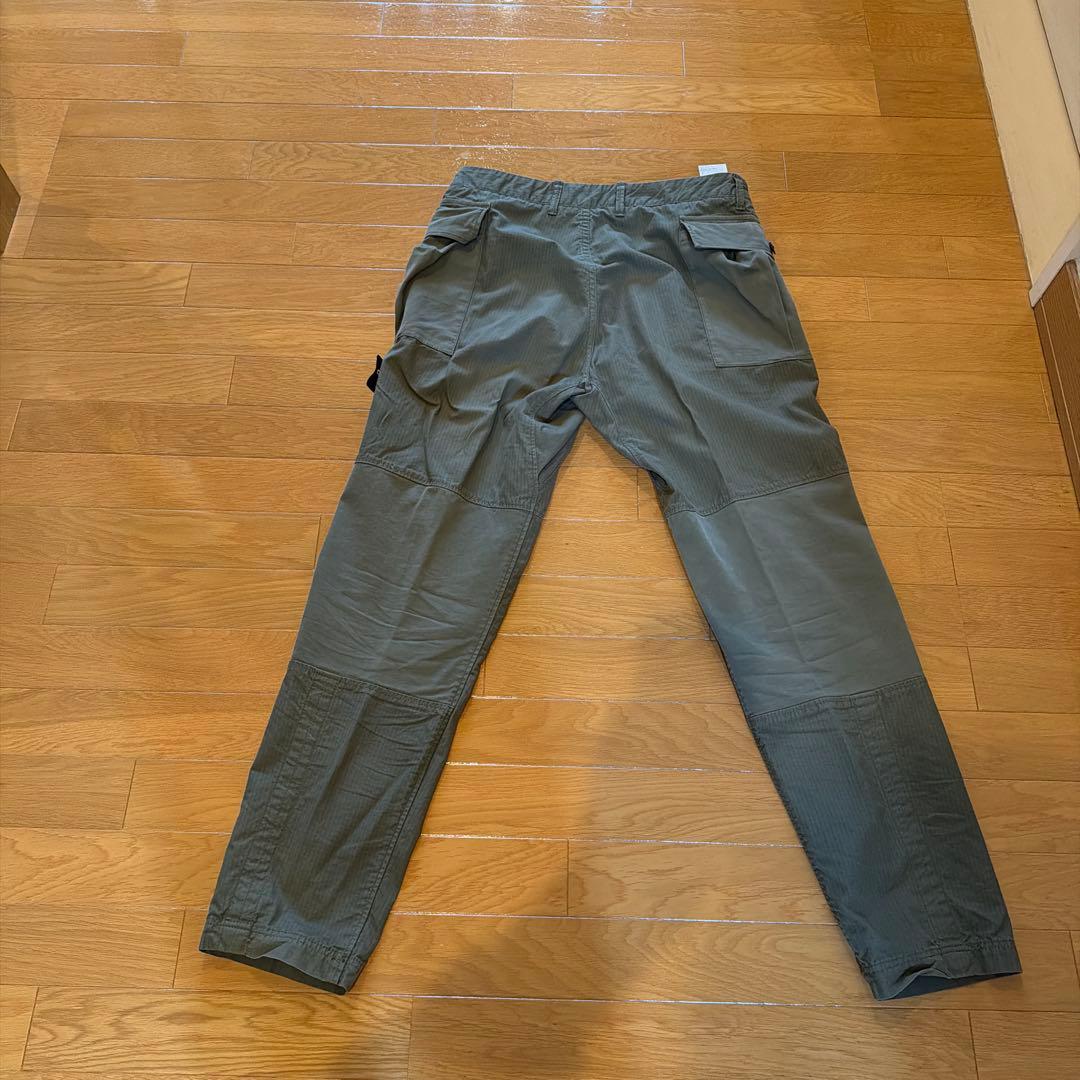 ストーンアイランド カーゴパンツ カーキ