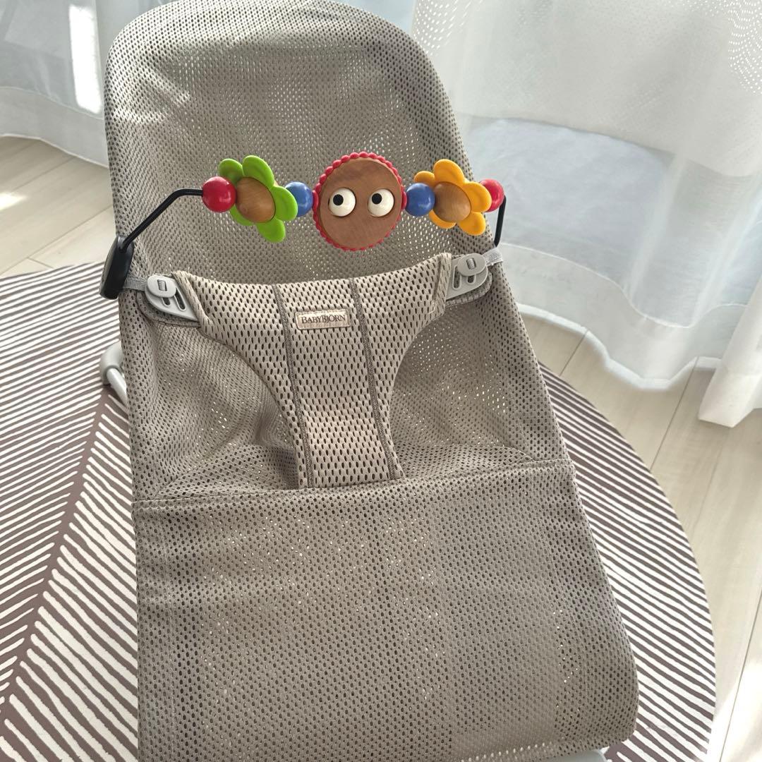 ベビービョルン　バウンサー　ブリスエアー　おもちゃ付き