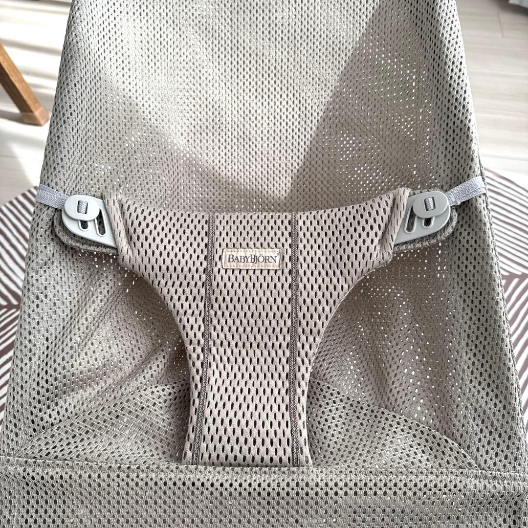 ベビービョルン　バウンサー　ブリスエアー　おもちゃ付き