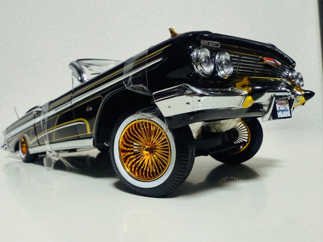 '61 Chevyシボレー Impalaインパラ ローライダー 1/18 新品