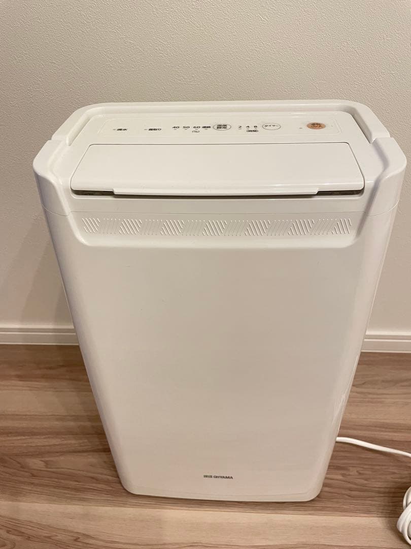 【美品】アイリスオーヤマ　衣類　除湿機 乾燥機　スタンド型 フィルターカバー付き