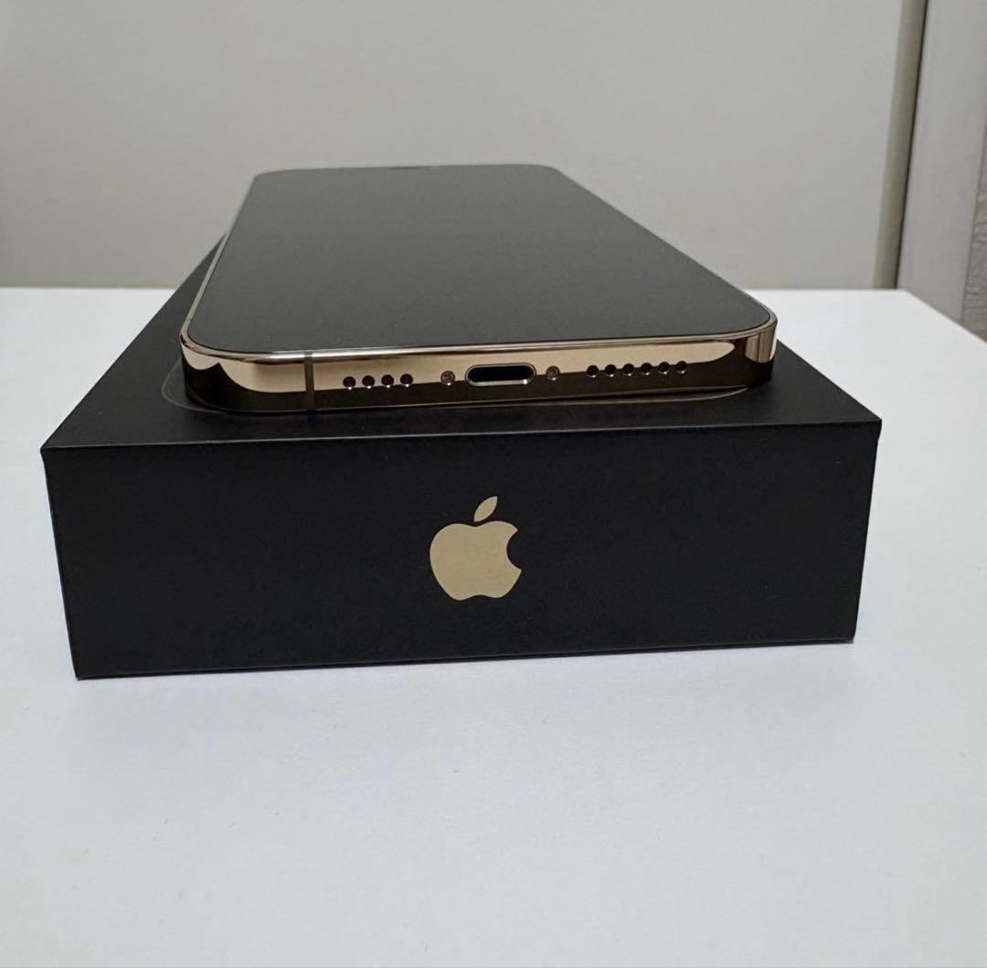 【美品】Apple iPhone12ProMax128GBゴールド