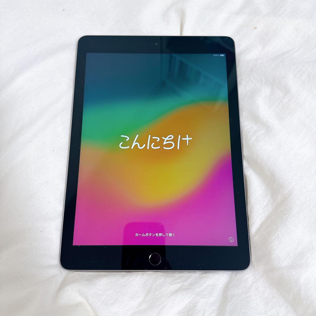 iPad 第6世代　シルバー