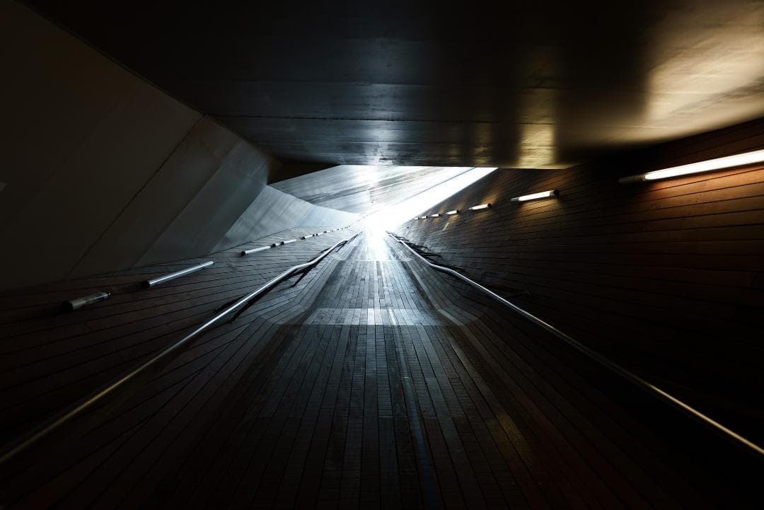 YoshiT様 VLOG時代の標準レンズ！SONY FE 20mm F1.8 G