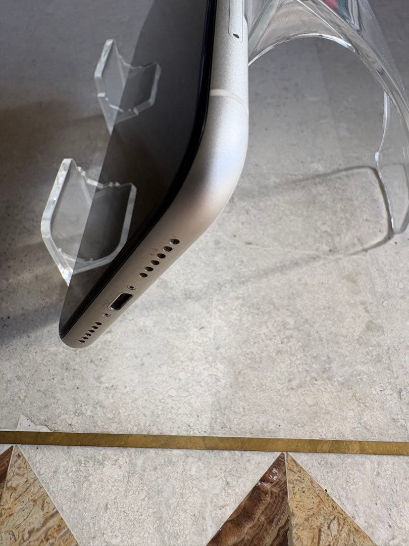 iPhone 11 ホワイト　64GB