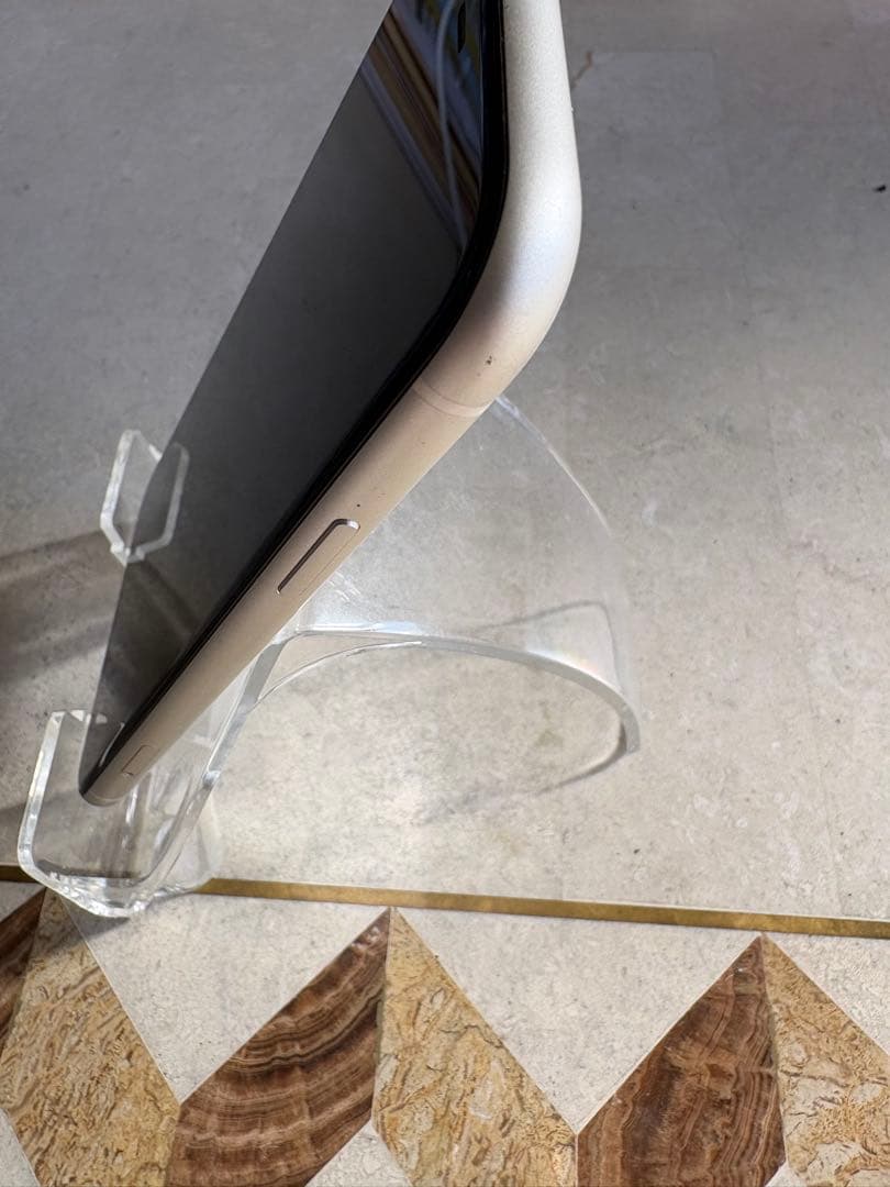 iPhone 11 ホワイト　64GB