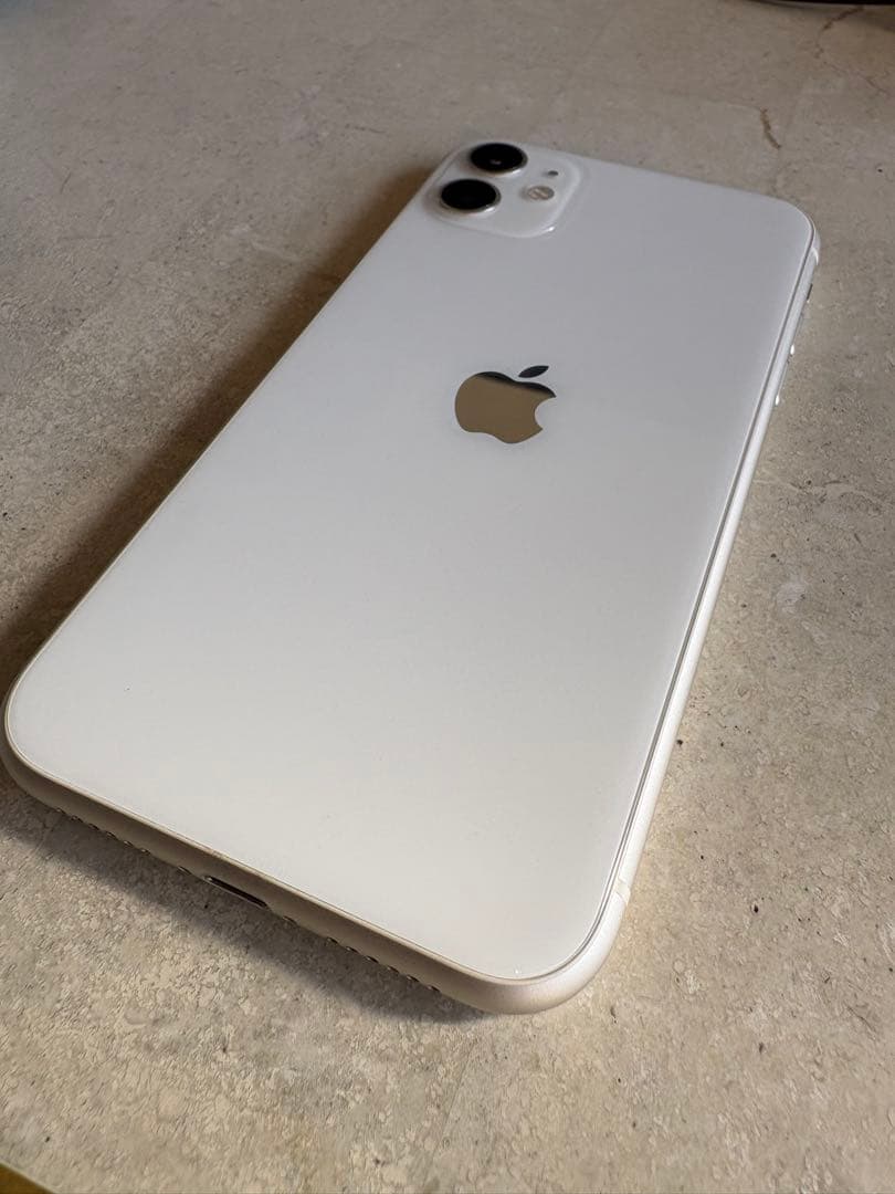 iPhone 11 ホワイト　64GB