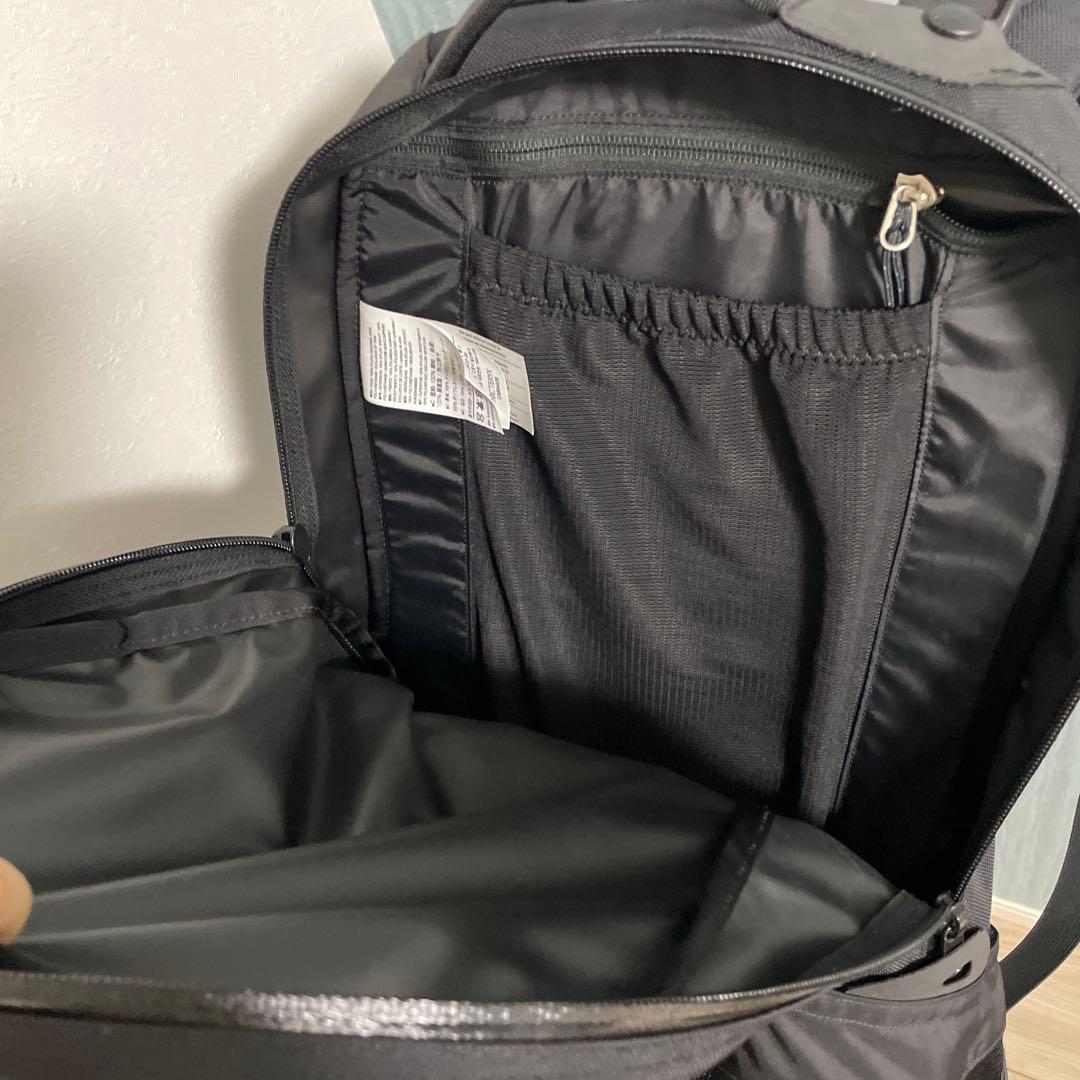 【極美品】ARC'TERYX ブラック リュック　アロー22