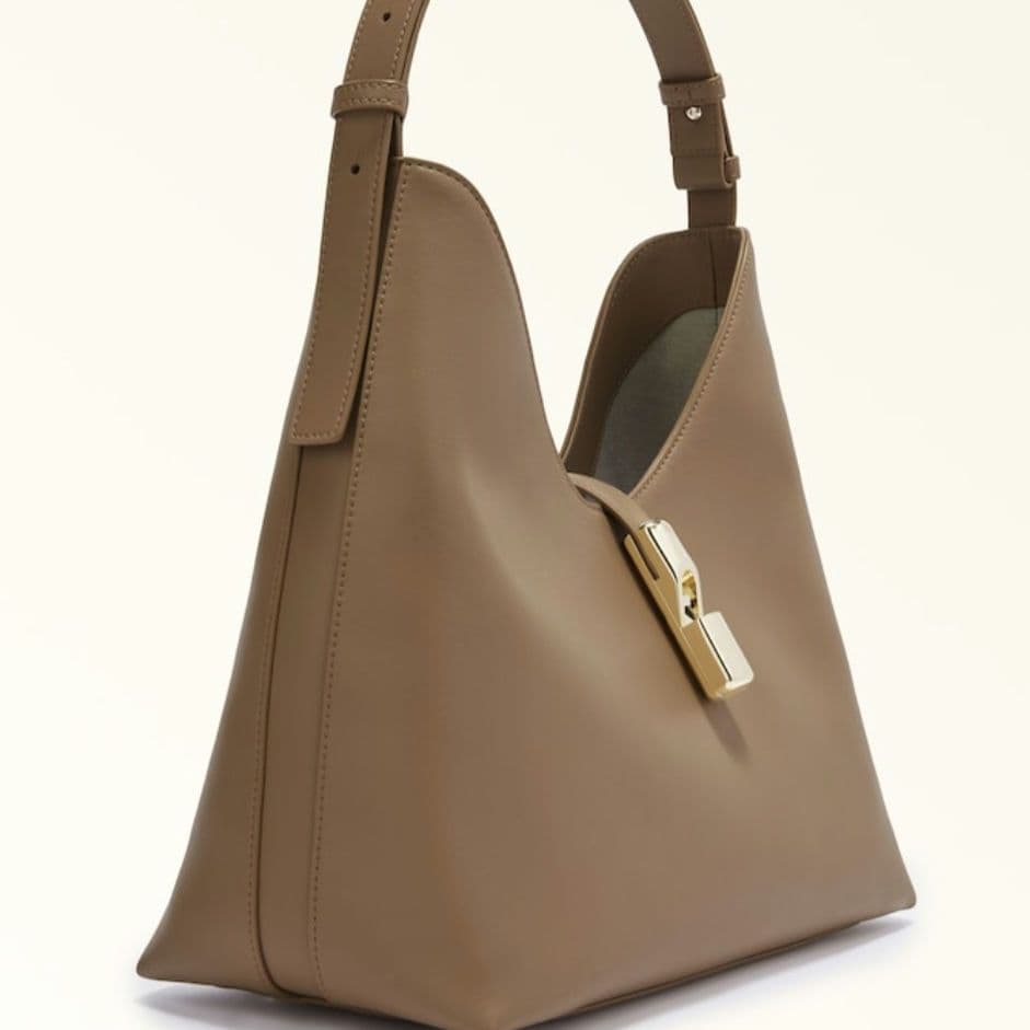 完売カラー Furla GOCCIA ショルダーバッグM