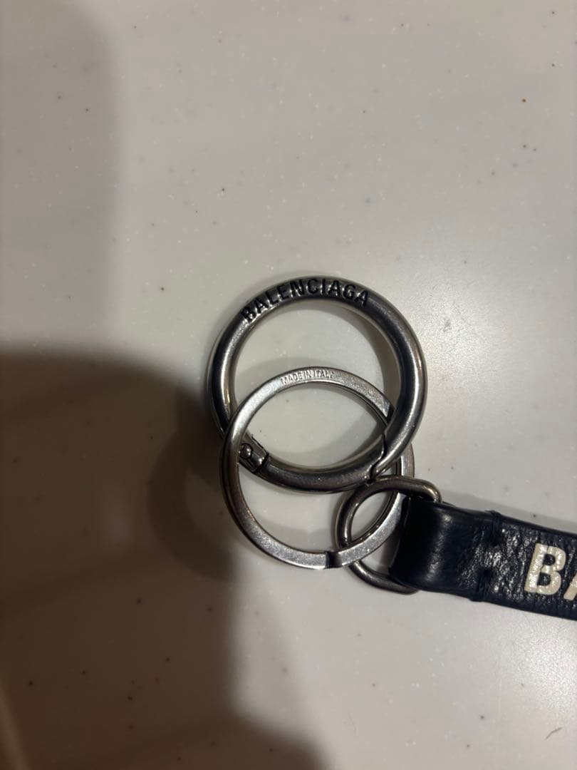 BALENCIAGA ブラックレザー キーホルダー