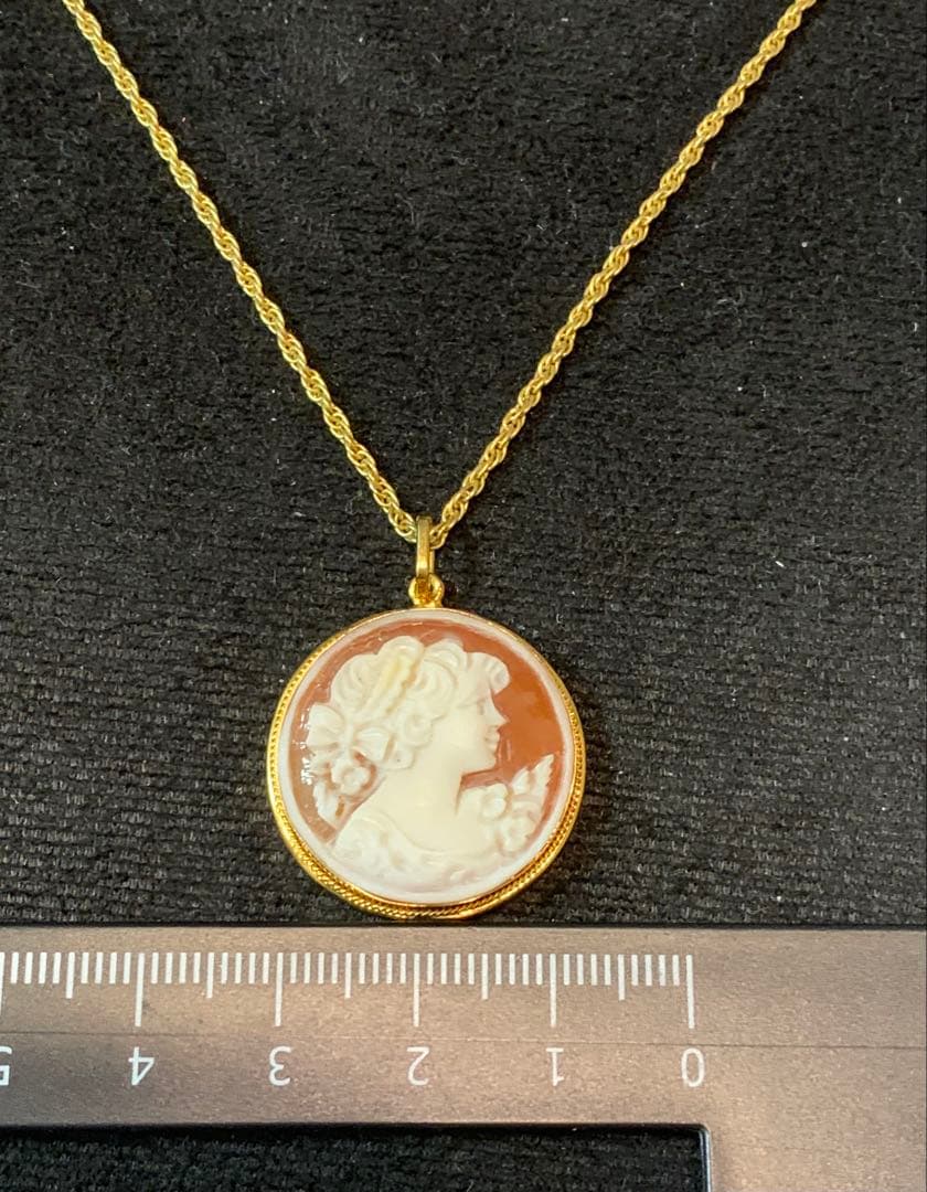 希少シェルカメオヴィンテージペンダント 貴婦人横顔 CAMEO作者サイン有り