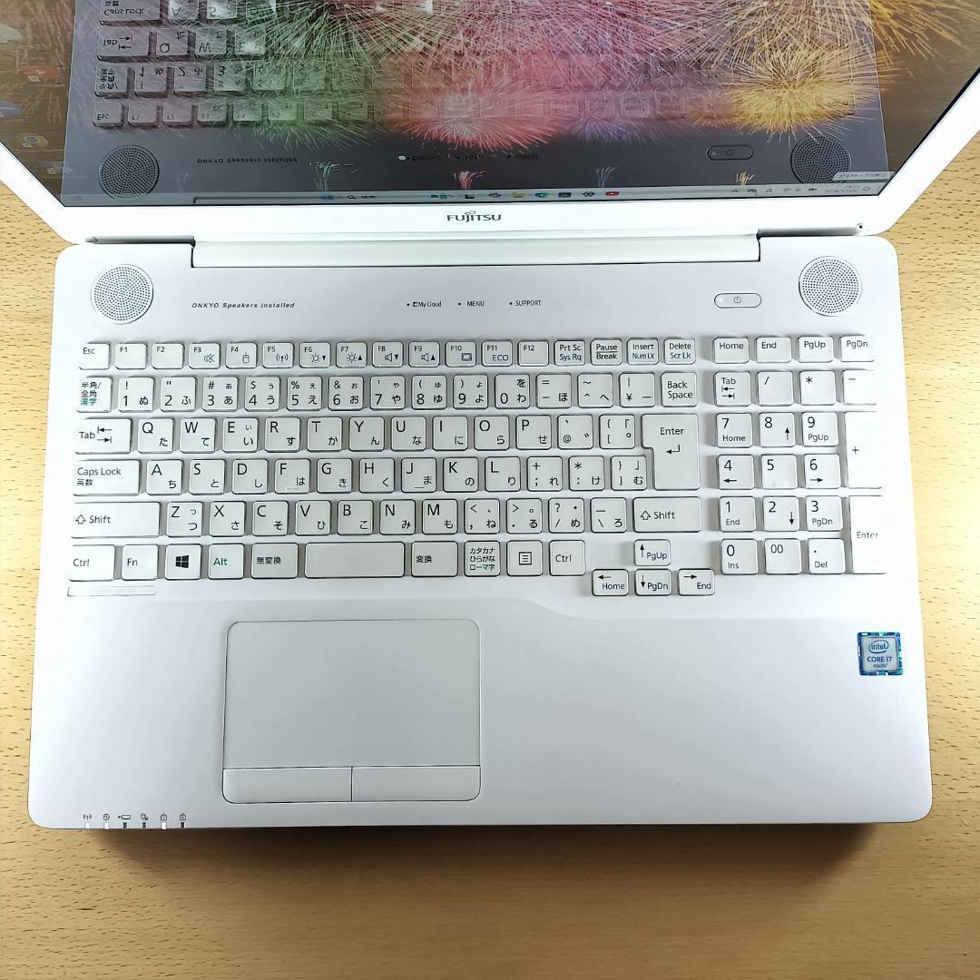 ノートPC i7 メモリ16GB Windows11 SSD 富士通 DVD 白