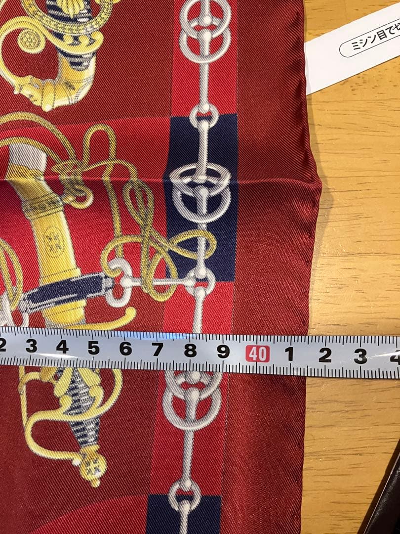 エルメス　HERMES ハンドメイド　シルクハンカチ 赤
