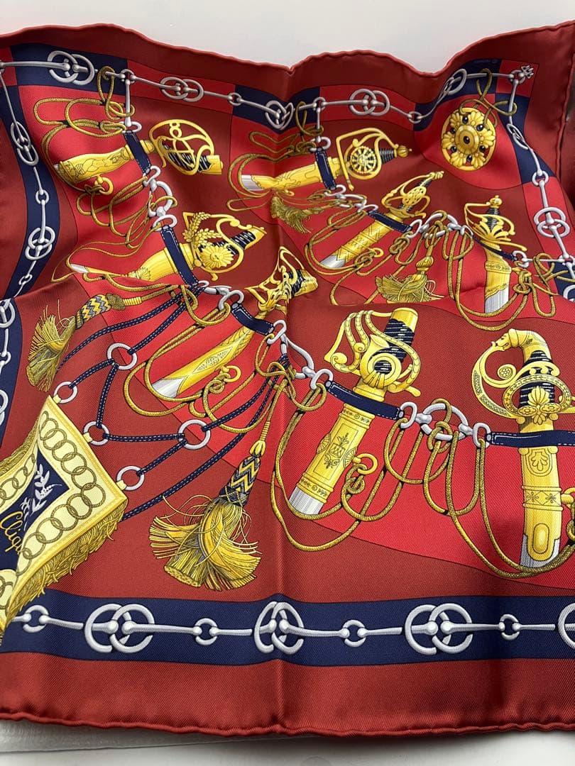 エルメス　HERMES ハンドメイド　シルクハンカチ 赤