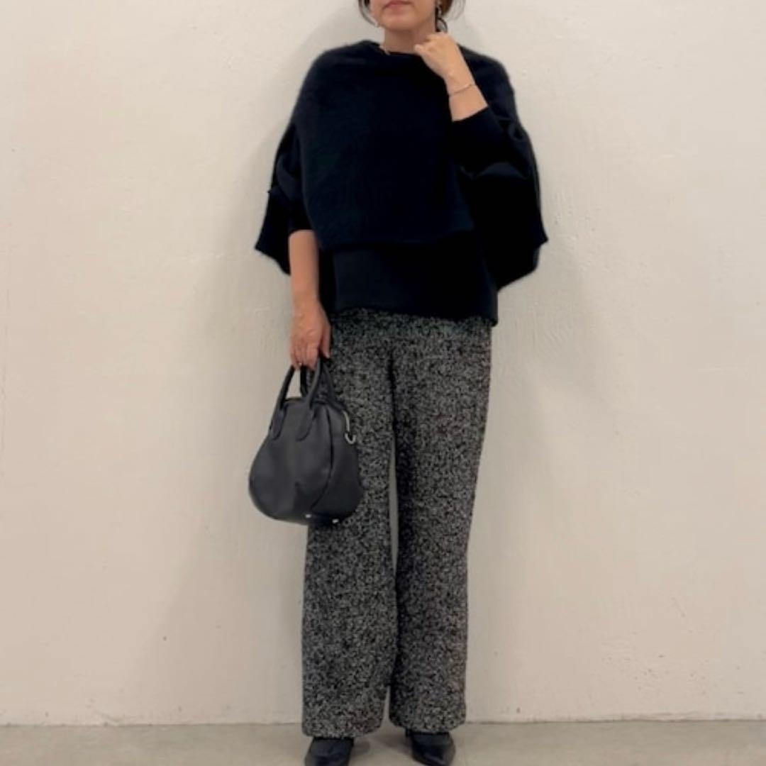 2025A/W 新品タグ付き　ビアズリー ダンボールパフトレーナー ブラック　1