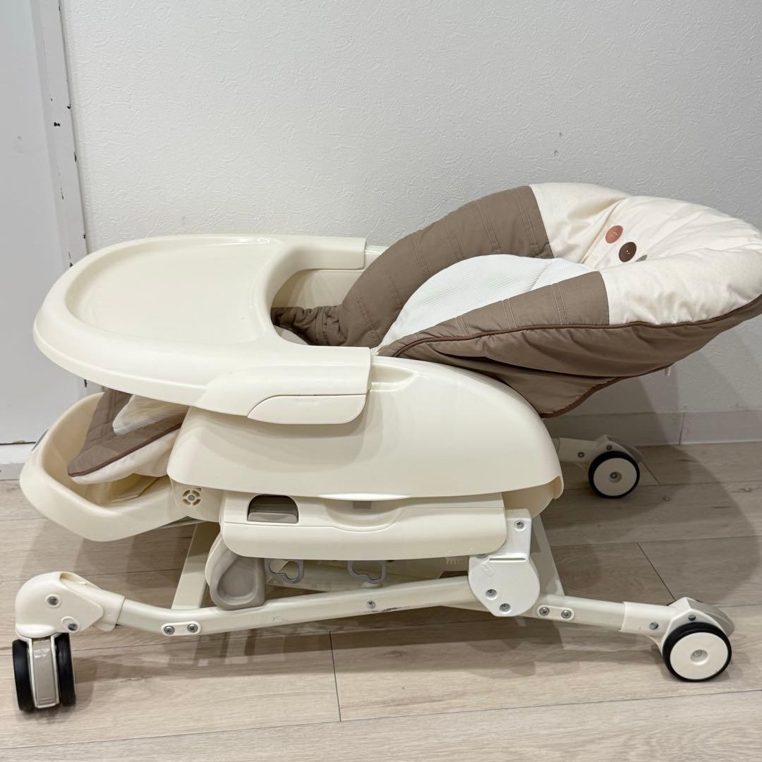 Combi コンビ　ネムリラ　オートスウィング　ハイローチェア　自動　ホワイト