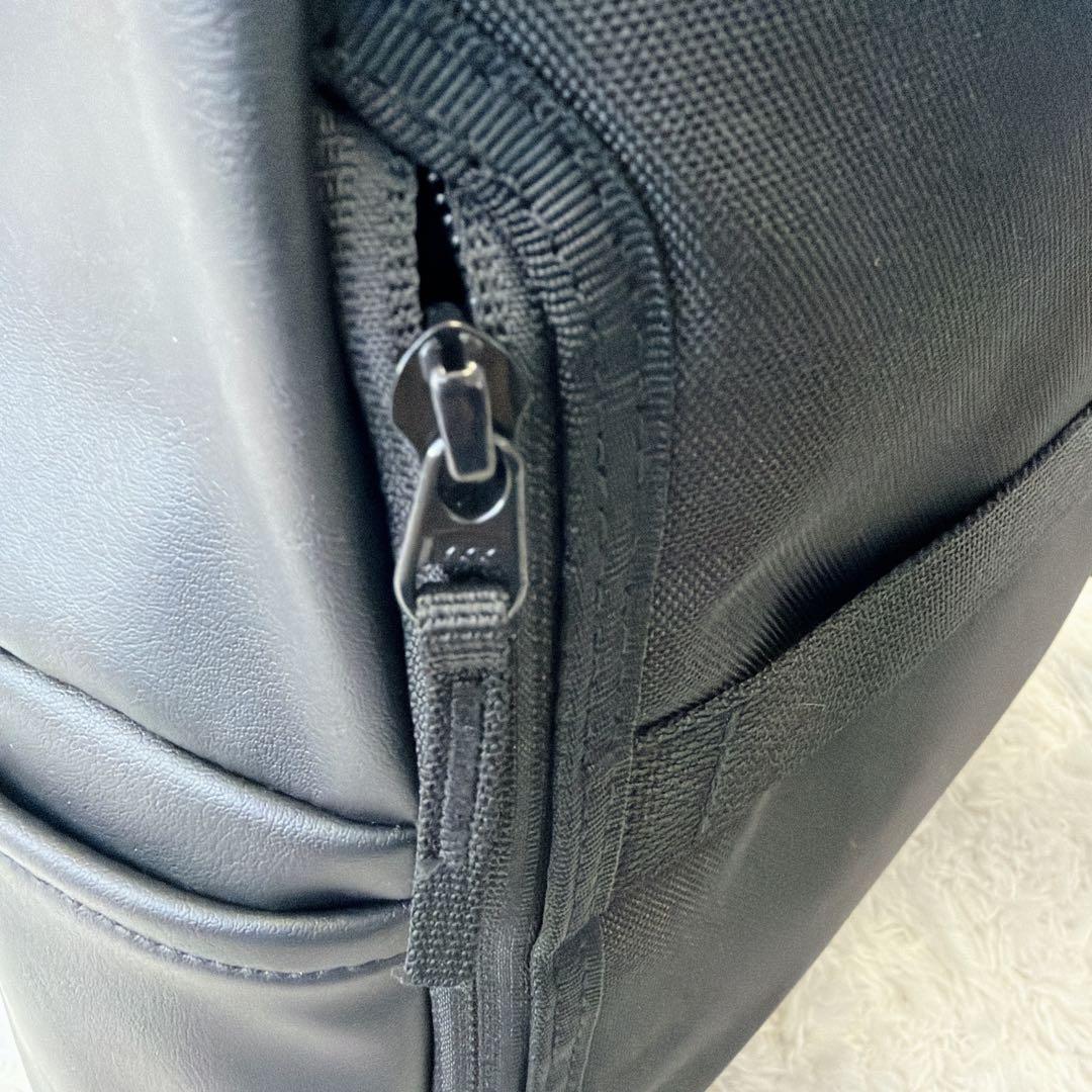 極美品 無印良品 植物由来の原料を使ったリュックサック 20Lフェイクレザー