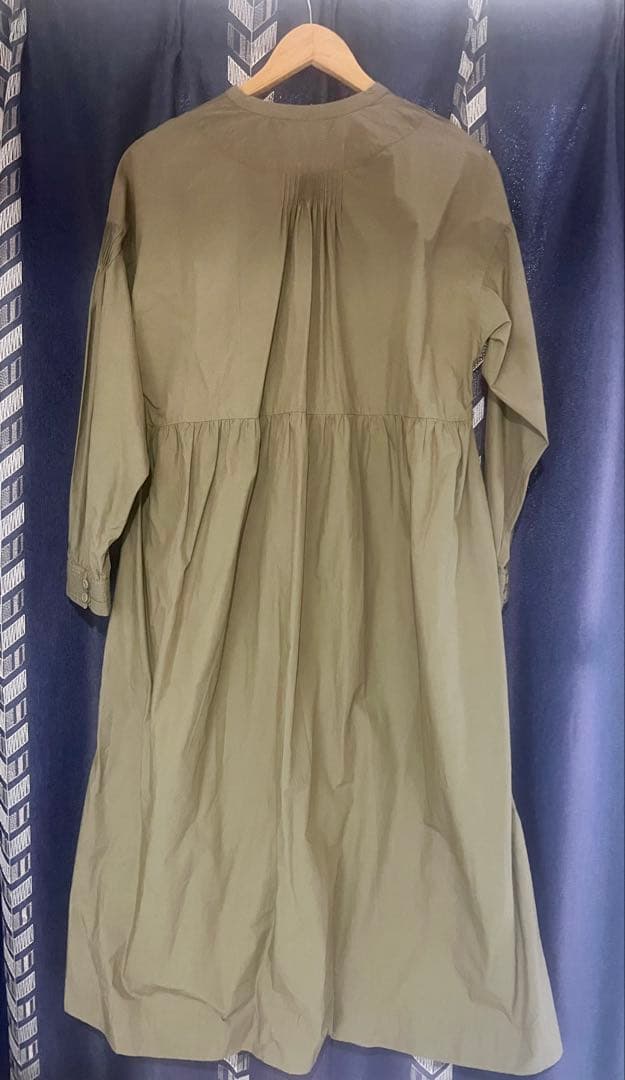 pot and tea ピンタックワンピース　カーキ