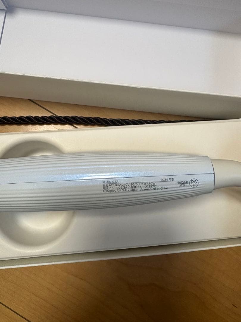 ブ*ー様 新品未使用 MTG ReFa リファ カールアイロン ホワイト 32m