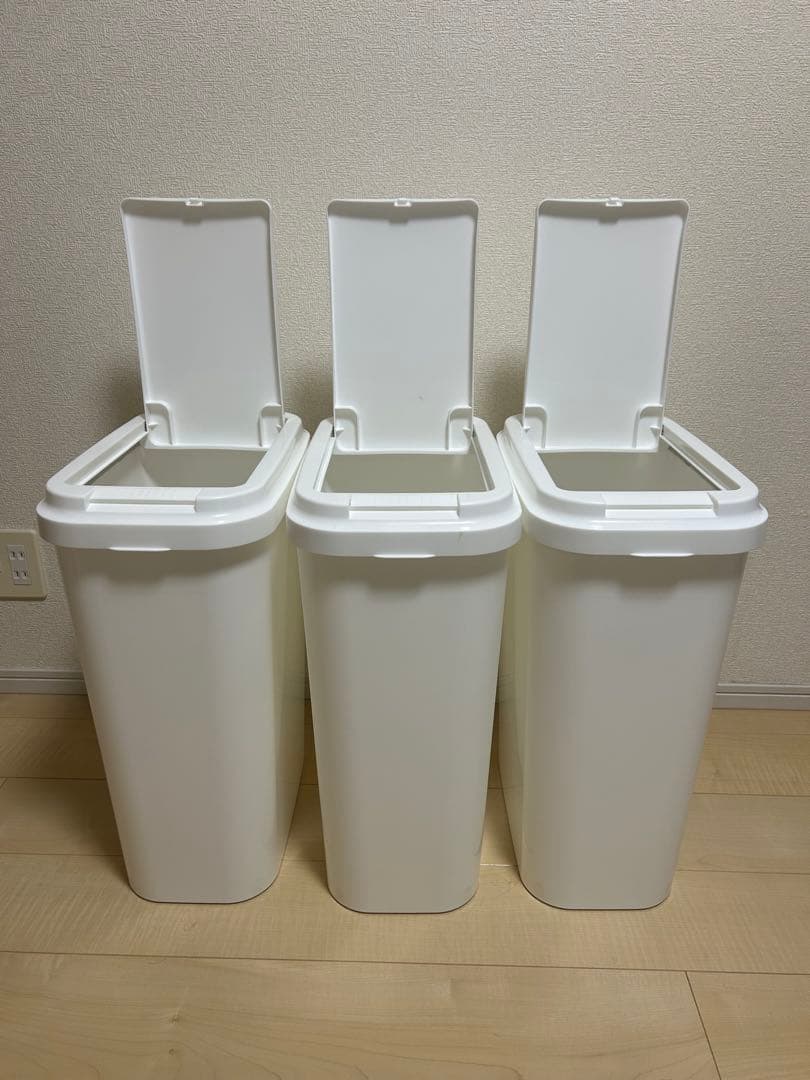 ニトリ　ゴミ箱　キャスター付きラック　全てセットです