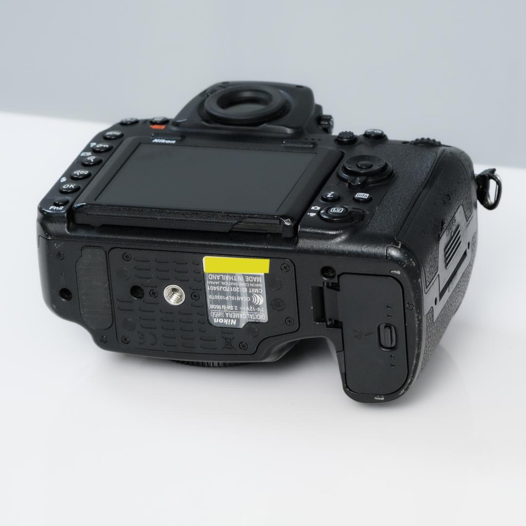 Nikon D850 本体と充電器MH-25a XQDカード64GB付