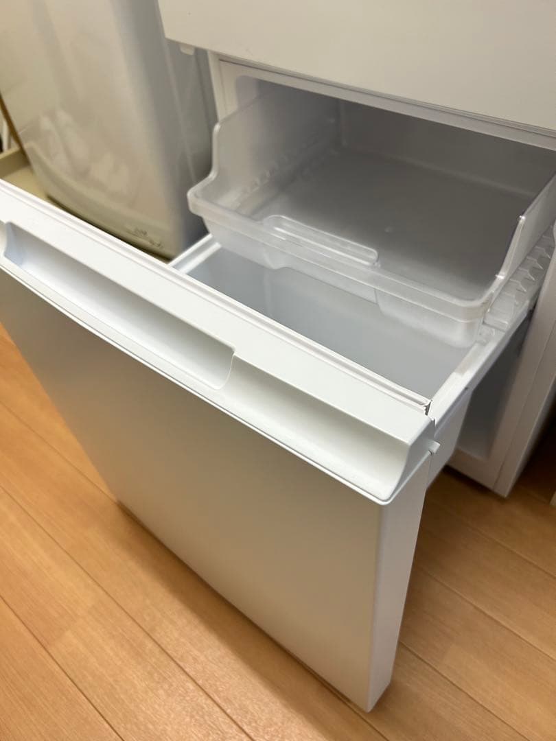 2025年製 SHARP シャープ 単身用冷蔵庫 SJ-D15P-W 左開き可