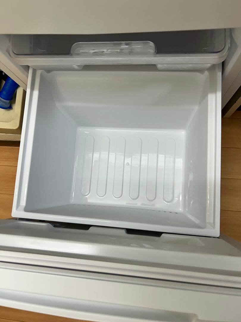 2025年製 SHARP シャープ 単身用冷蔵庫 SJ-D15P-W 左開き可