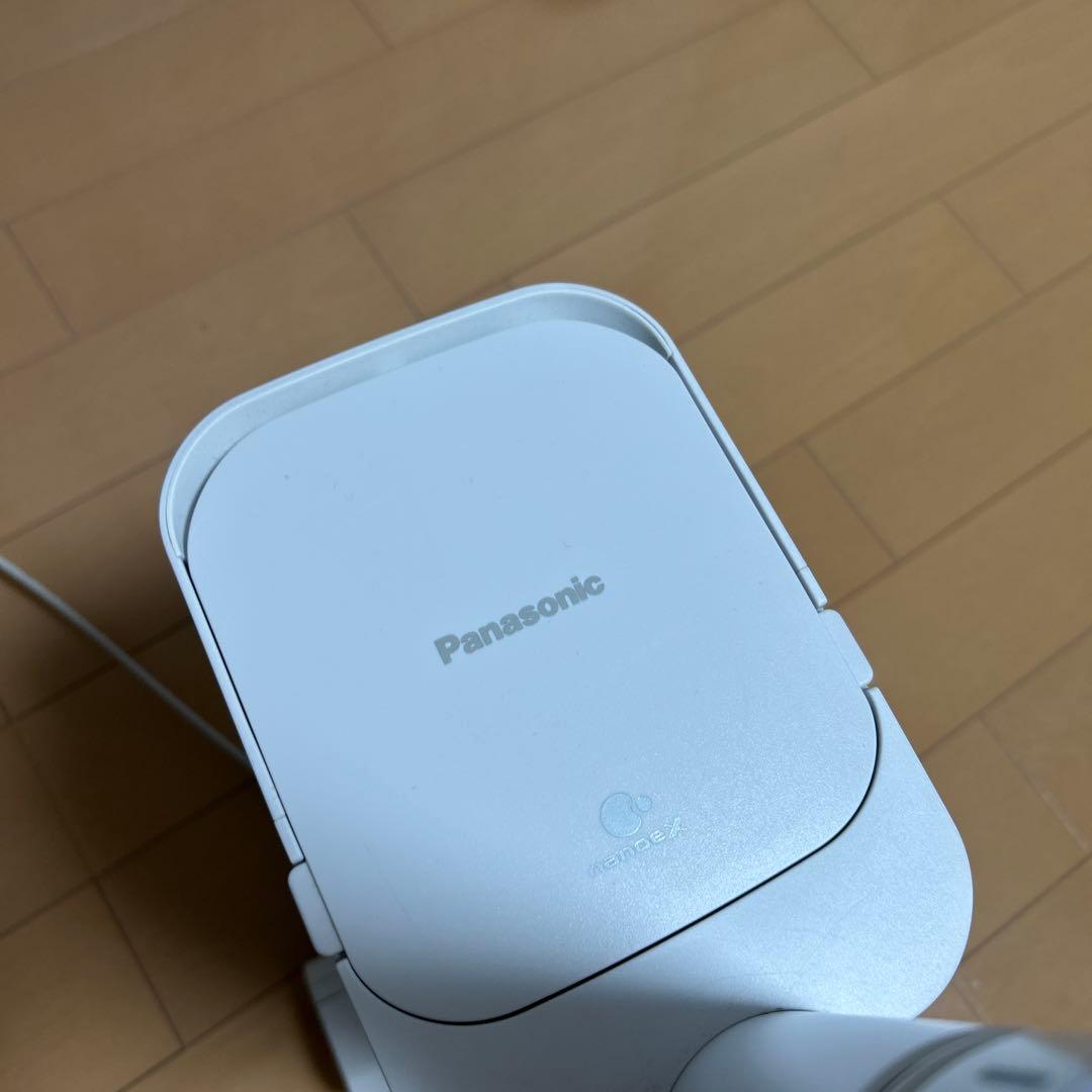 パナソニックセパレート型コードレス掃除機 MC—NS100K—W