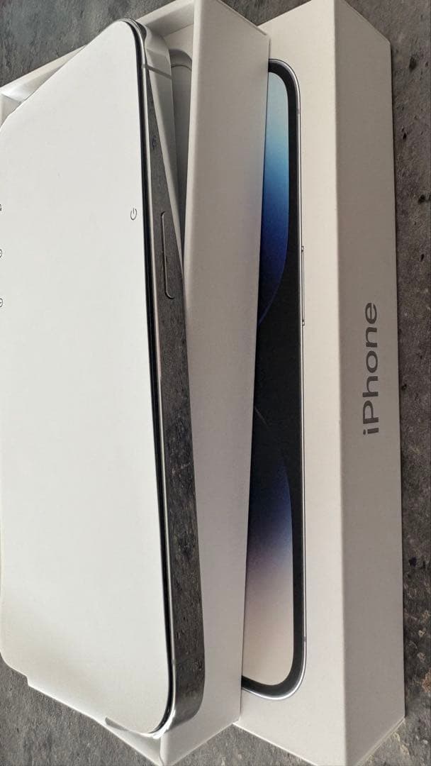 iPhone 14 Pro パラオ