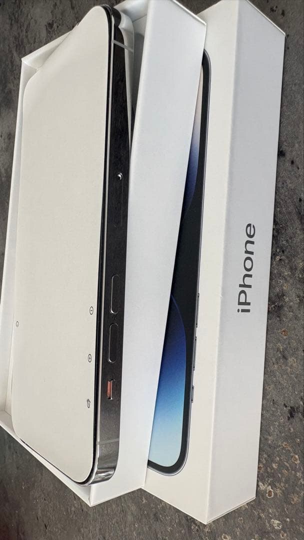 iPhone 14 Pro パラオ