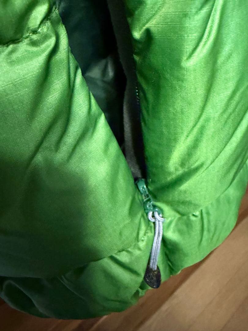 mont-bellライトアルパインダウンパーカー廃盤色！