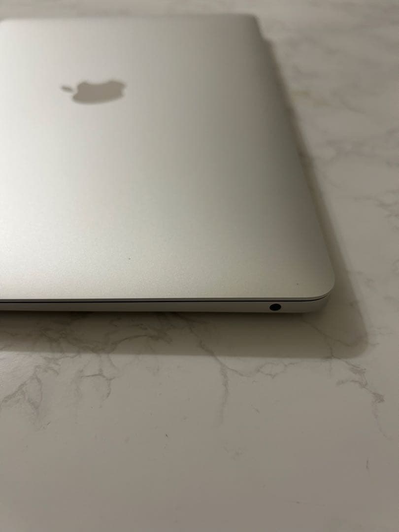 MacBook本体 MacBook Air M1 / 16GB / 512GB